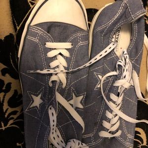 Nearly new women’s Converse